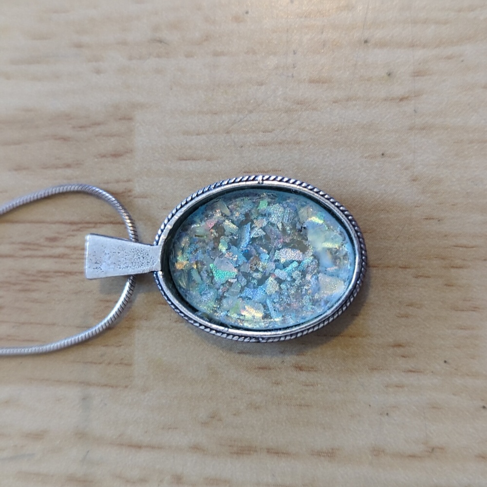 Elegant Sterling Silver Roman Glass Pendant Necklace - Picture 3 of 4